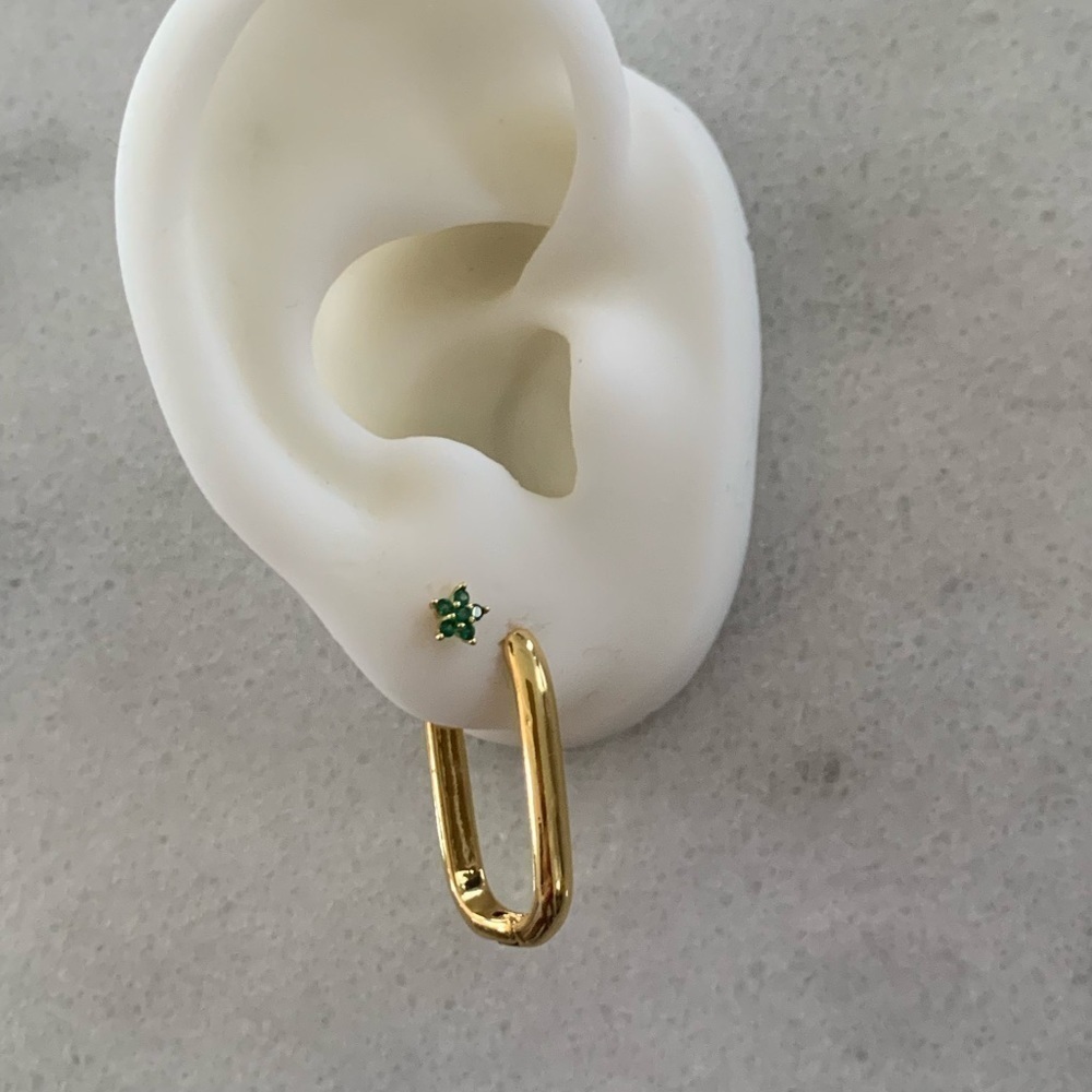 New Drop! Bella Oval Gold Oval Hoop Earrings Brand New - Picture 2 of 3